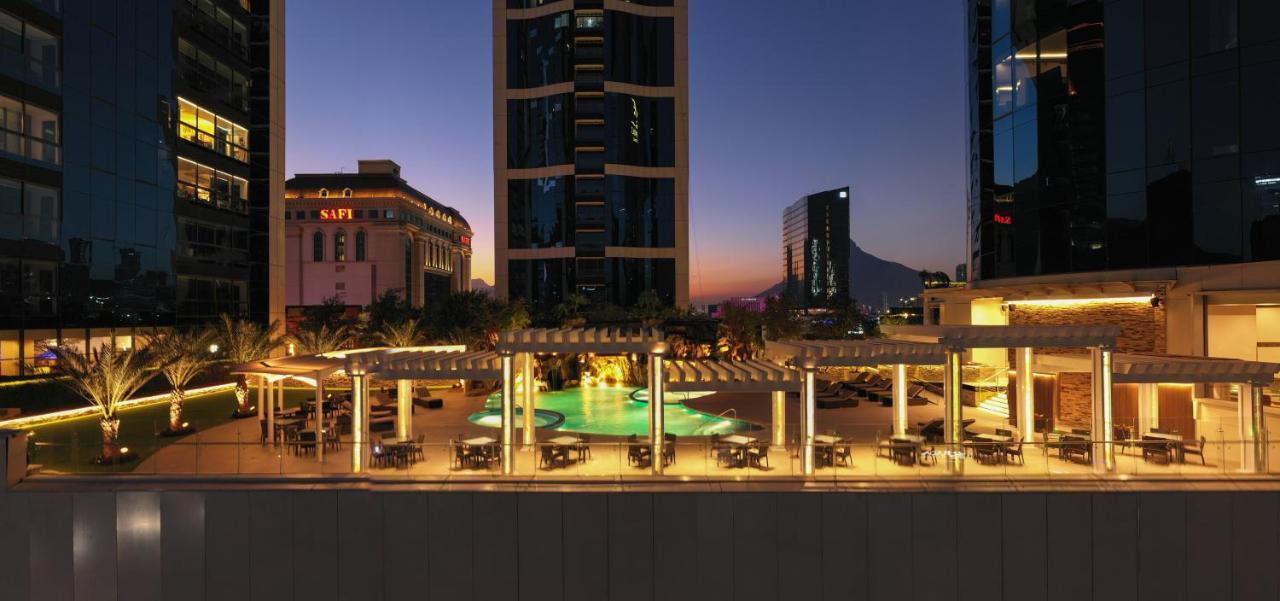 Safi Royal Luxury Metropolitan Hotel San Pedro Garza Garcia Bagian luar foto The pool at the Four Seasons Hotel