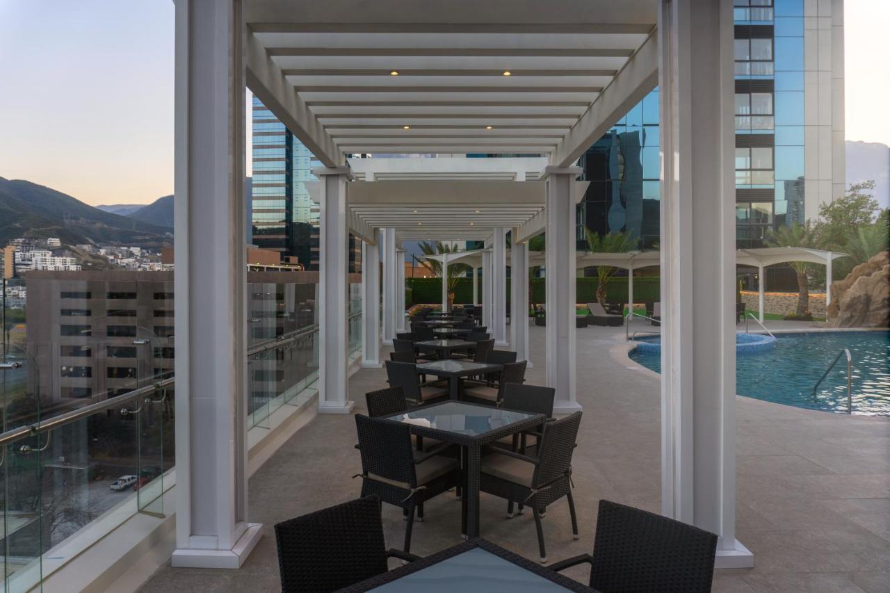 Safi Royal Luxury Metropolitan Hotel San Pedro Garza Garcia Bagian luar foto The pool at the Four Seasons Hotel