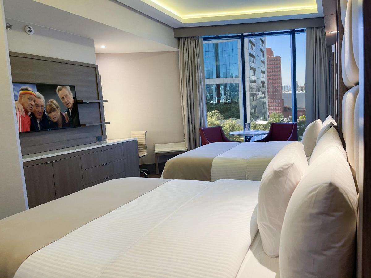 Safi Royal Luxury Metropolitan Hotel San Pedro Garza Garcia Bagian luar foto A room at the hotel