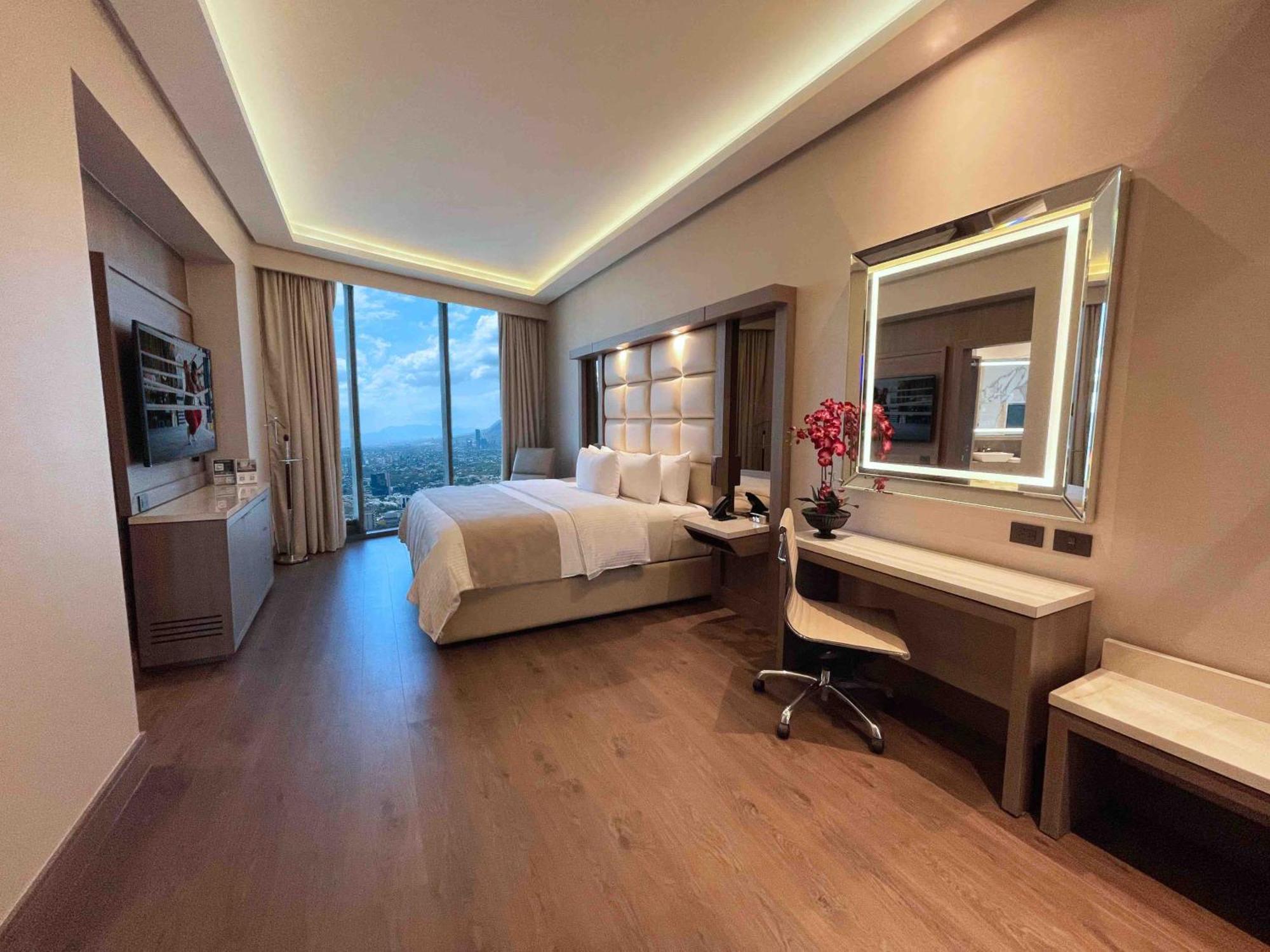 Safi Royal Luxury Metropolitan Hotel San Pedro Garza Garcia Bagian luar foto Deluxe room
